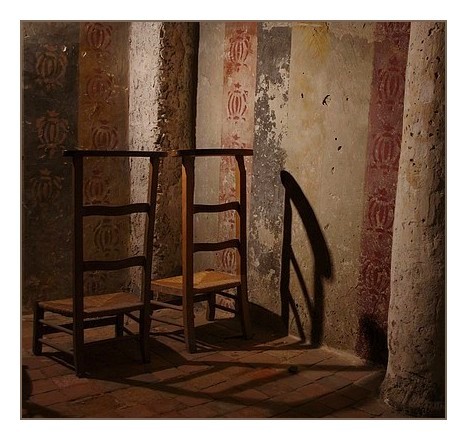 cryptenotredamedufort2chaises