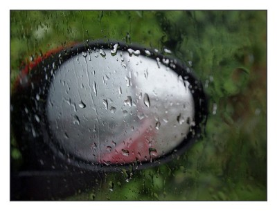 pluie vitre voiture