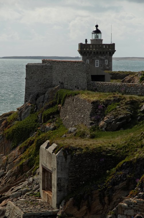Pointe de Kermorvan, ensemble fortifié et phare, le Conquet