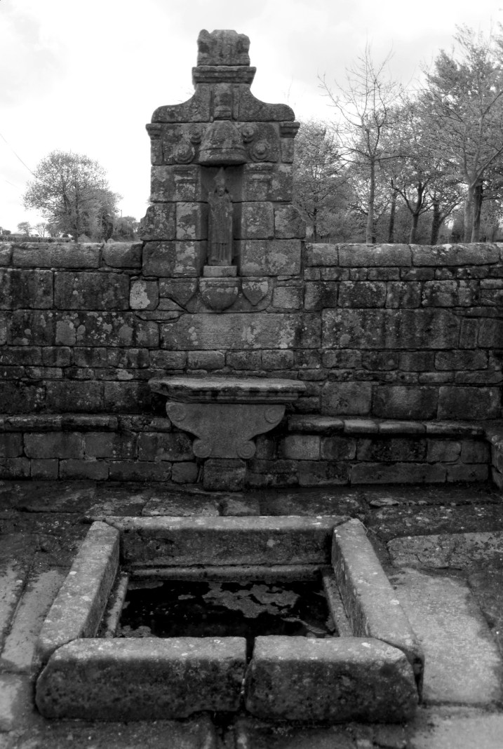 fontaine de la chapelle Saint-Jaoua, Plouvien, finsitère, bretagne