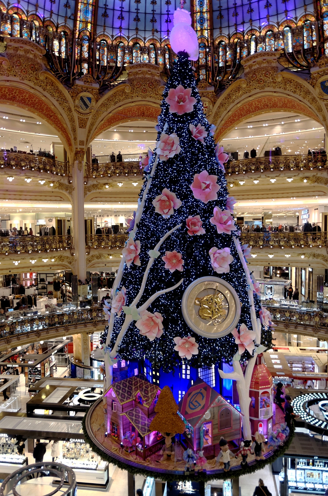 sapin noël 2013 Galerie Lafayette, Paris, sapin noël Swatch, vitrines de noël Paris