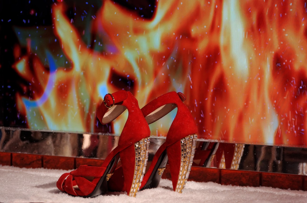 vitrines de noël Paris, façade Printemps noël 2013, Paris, Rouge Prada, Printemps Haussmann, lumières de noël, noël 2013, 