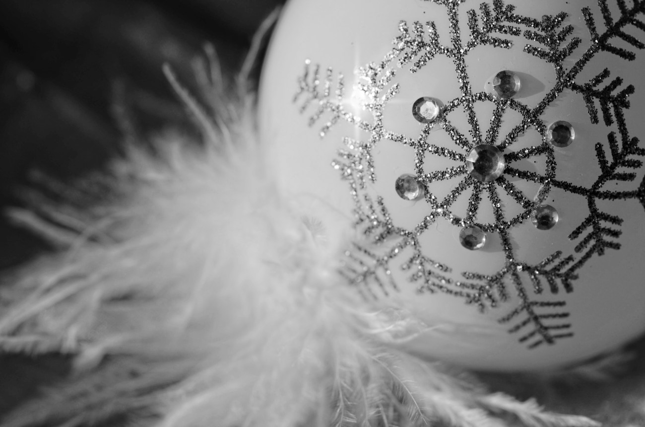 Noël, boule de noël, boule à plumes, boule de noël blanche, boule de noël à strass, noir et blanc,