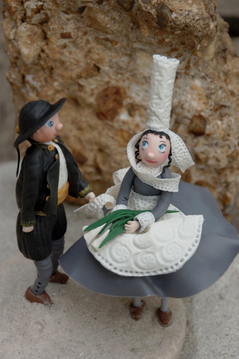 couple mariés bretons en porcelaine froide,