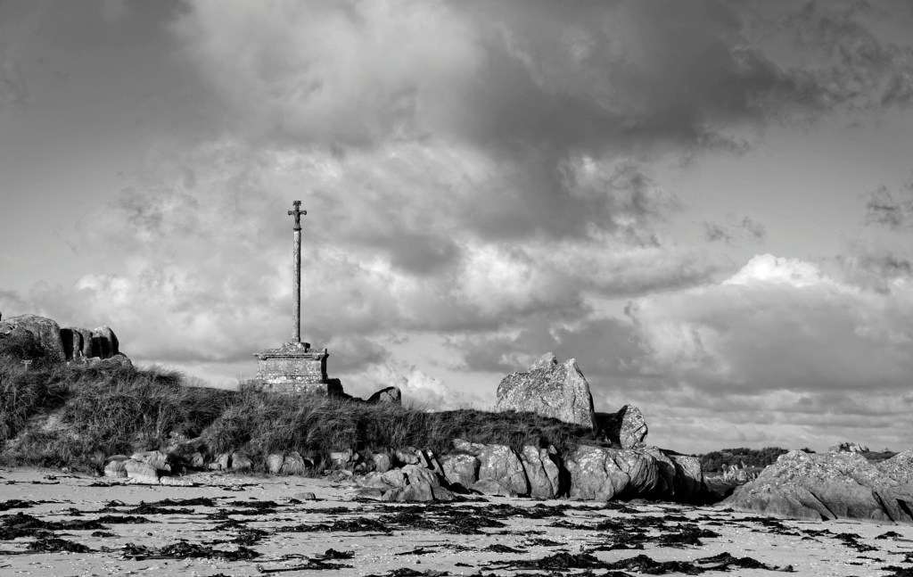 la croix en Baie de Guissény, finistère, bretagne,