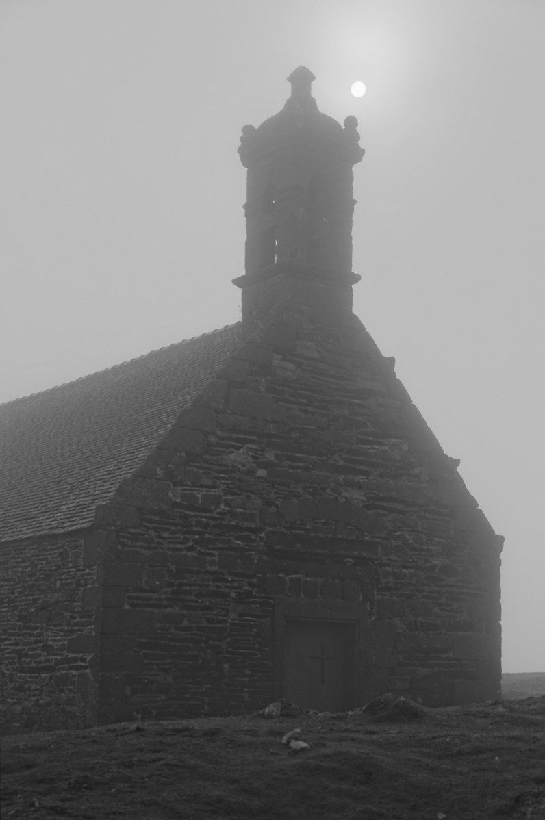 chapelle Mont Saint-Michel de Braspart, monts d'Arrée, bretagne, finistère chapelle Mont Saint-Michel de Braspart, monts d'Arrée, bretagne, finistère