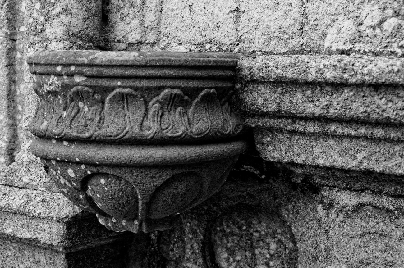 bénitier Eglise Notre Dame de Lampaul Guimiliau, bretagne, finistère,