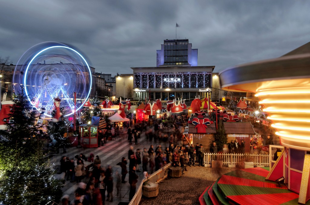 manège, marché de noël à Brest, bretagne,finistère