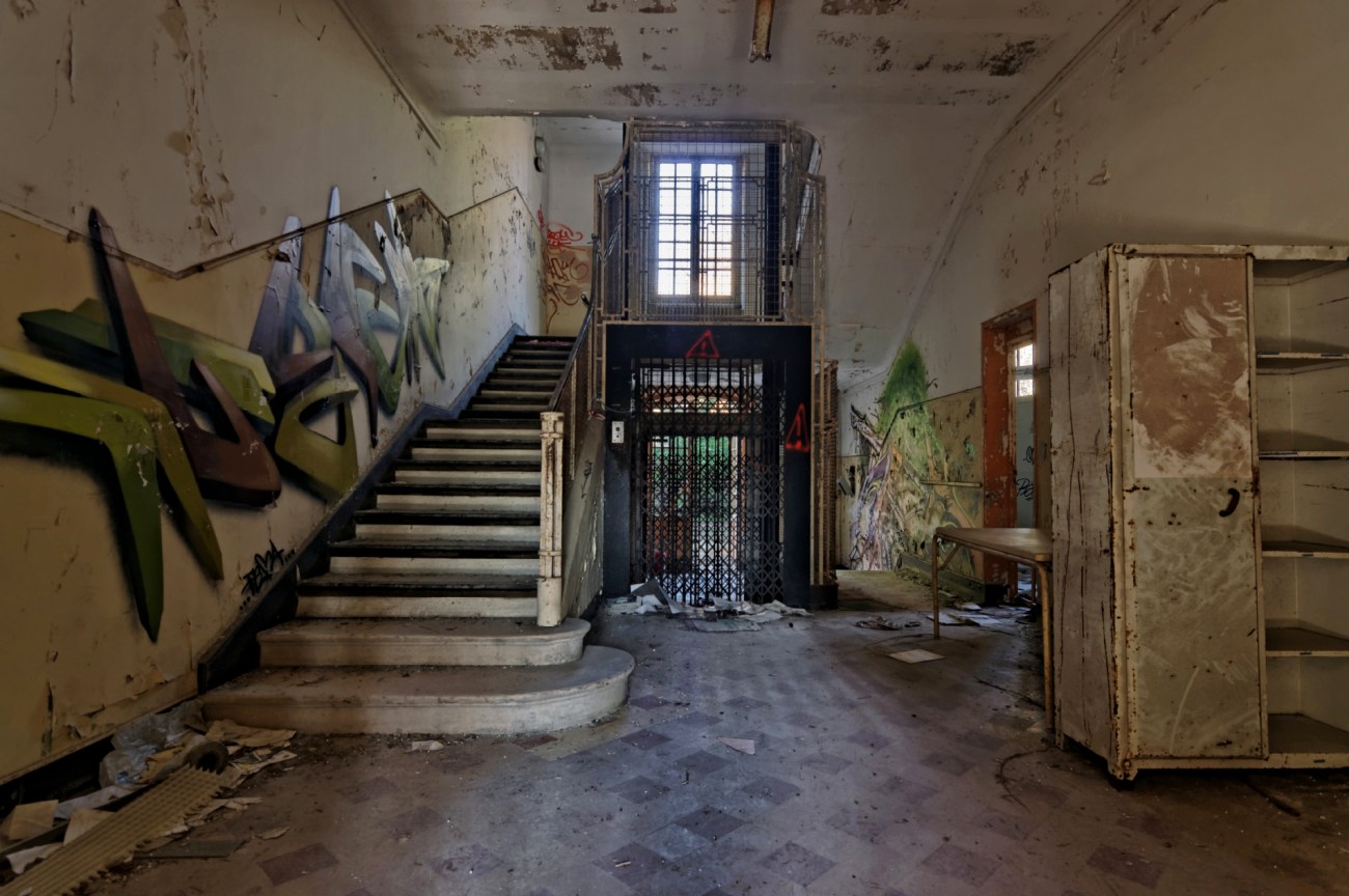 escalier sanatorium delirium, couloir sanatorium delirium, exploration urbaine, urbex
