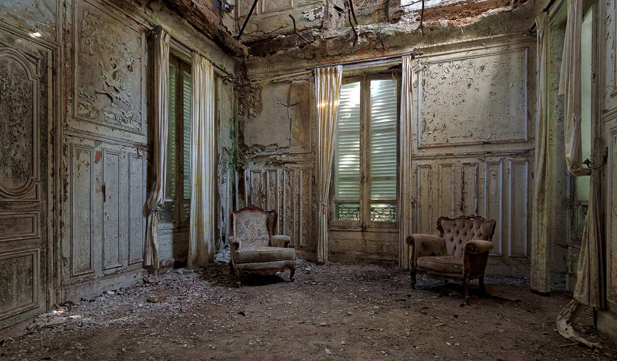 urbex, exploration urbaine, château Verdure, le château Verdure en urbex, salon du château Verdure, mobilier style régence au château Verdure