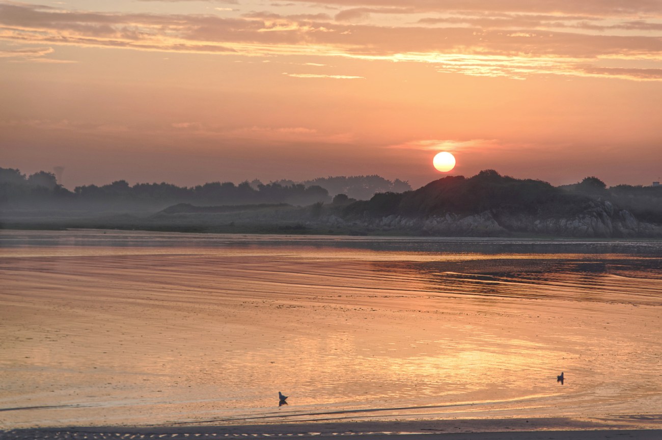 lever de soleil, lever de soleil à Guissény, baie de Guissény, Guissény, Bretagne, Finistère 