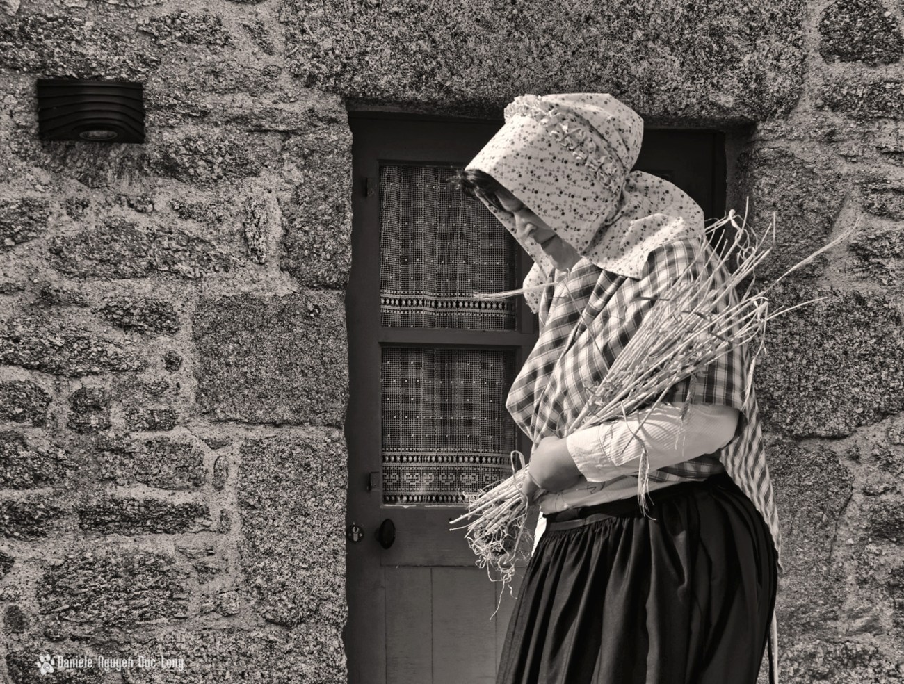 Ménéham 300 ans d'histoire Epis bras femme N&B