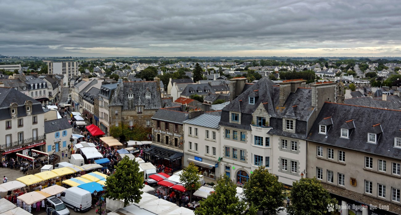 place du marché Lesneven depuis le clocher de St-Michel 01 (1), bretagne, finistère