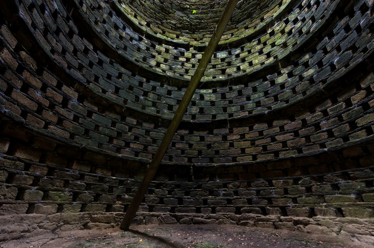 intérieur pigeonnier 1, colombier de Brézal, bretagne, finistère