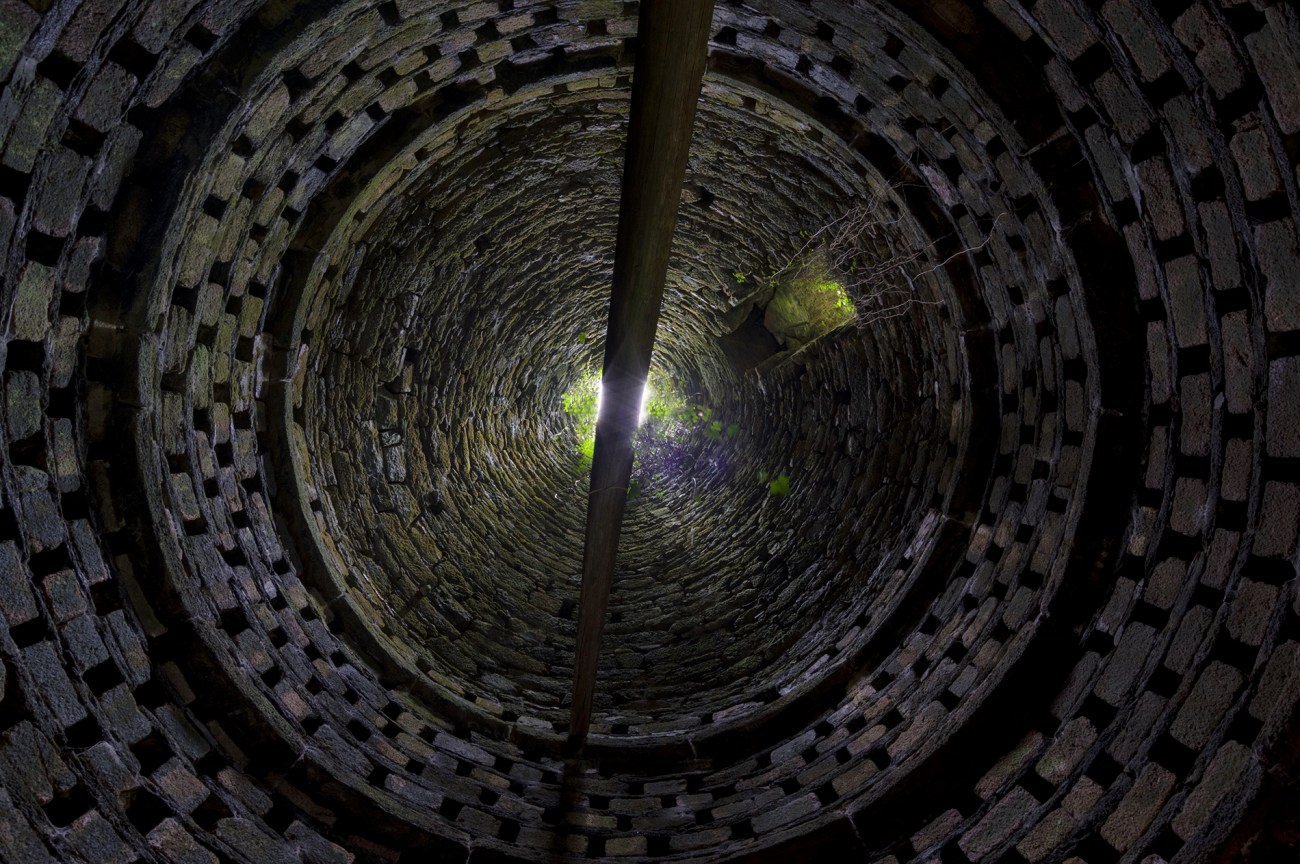 intérieur pigeonnier 1, colombier de Brézal, bretagne, finistère