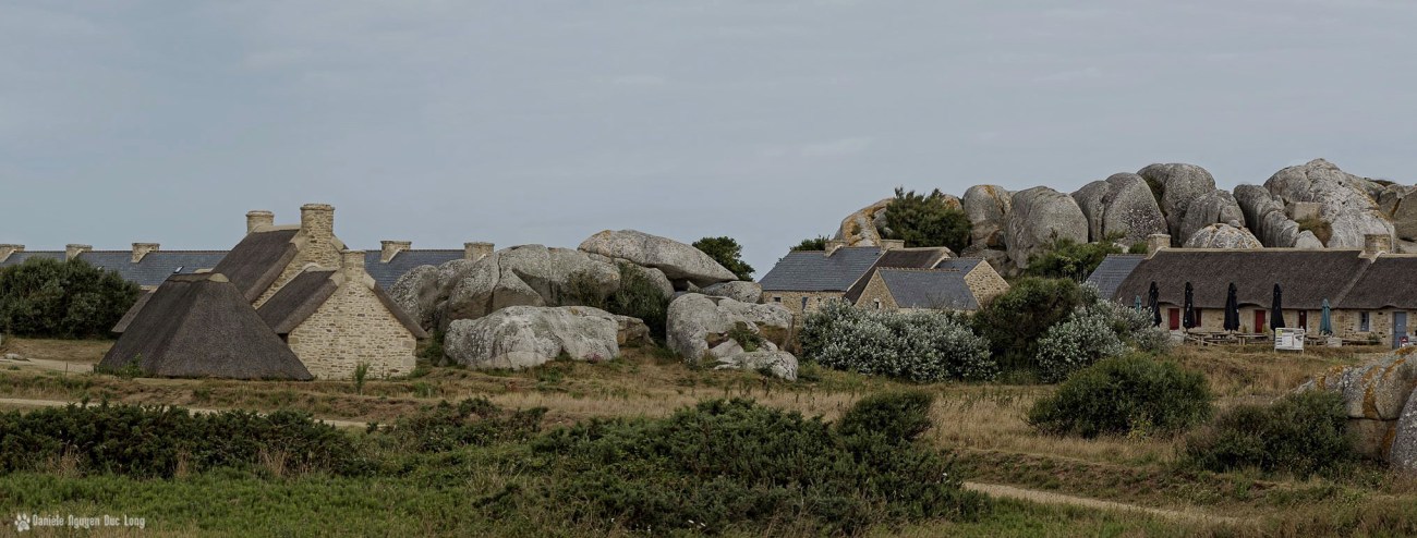 Ménéham au lever du soleil, personne sur le site, village de pêcheurs de Ménéham, Ménéham, Kerloua, Finistère, Bretagne