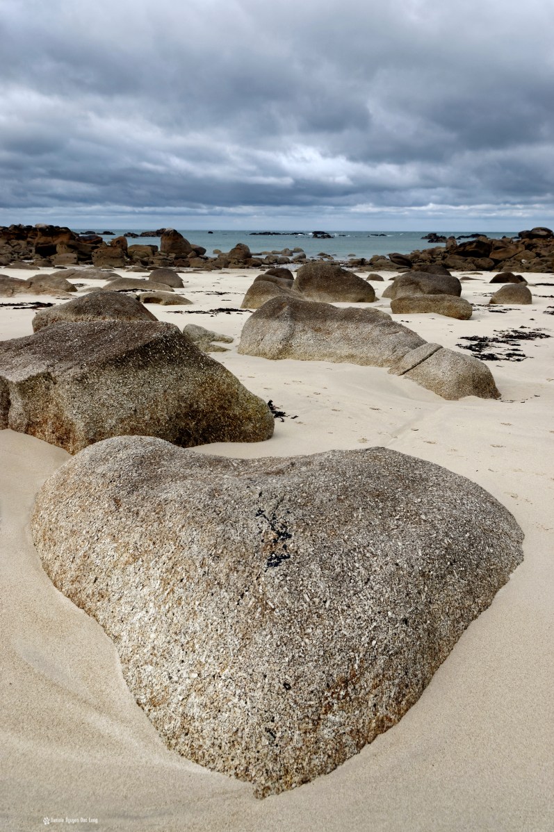 avoir du coeur - Brignogan rochers, Rocher coeur, Plage des Chardons Bleus -Brignogan. avoir du coeur - Brignogan rochers, Rocher coeur, Plage des Chardons Bleus -Brignogan.