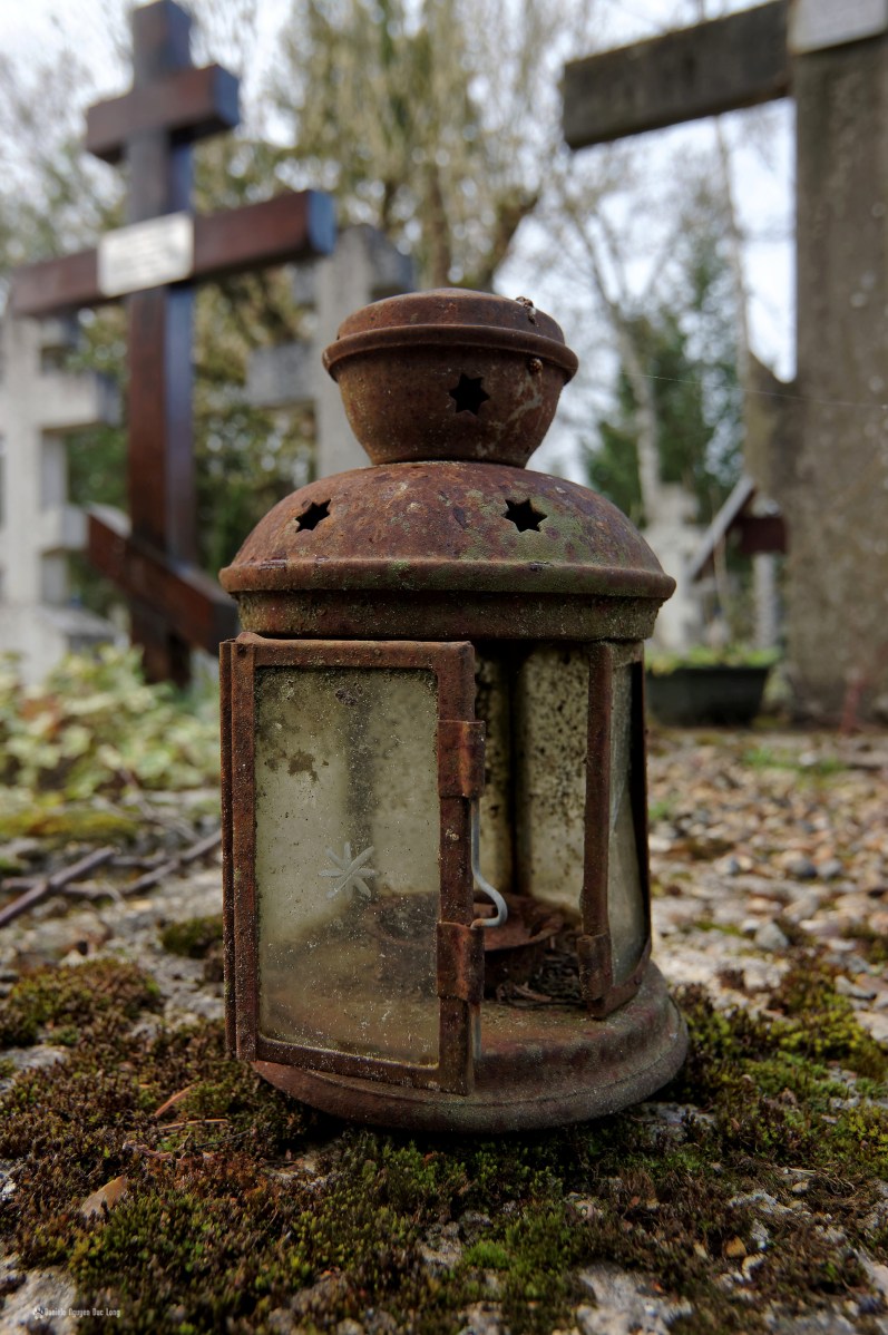 cimetière russe Ste-Geneviève-des-Bois lanterne ronde fer rouillée