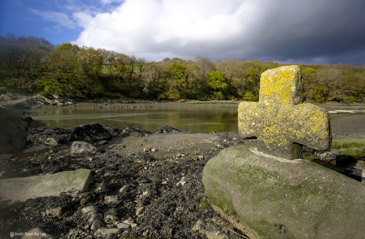 pose longue pont du diable croix , pont du diabl, Lannilis, Bretagne,Finistère, 