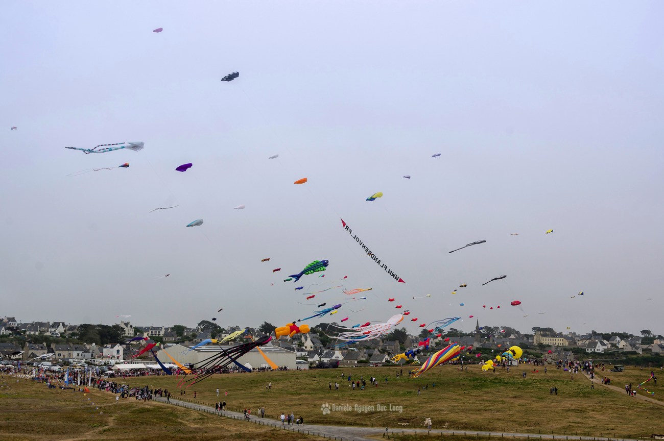 cerf-volant-vue-d' ensemble, festival du vent et du cerf-volant à Porspoder, Porspoder, Bretagne, Finistère