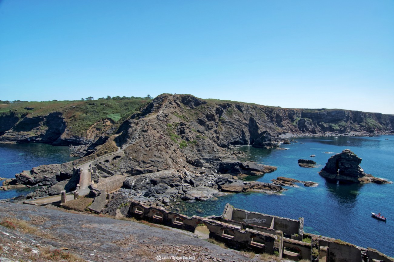 la-cote-depuis-le-fort-des-capucins, Roscanvel, îlot du Capucin, Bretagne, Finistère