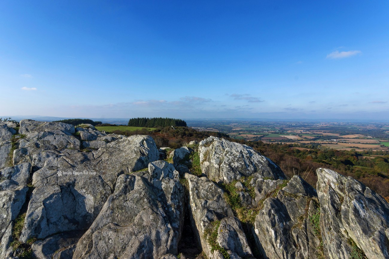 La Roche de Feu - Karreg An Tan, Montagnes Noires, Gouézec, Bretagne, Finistère la-roche-de-feu-vue-02-, La Roche de Feu - Karreg An Tan, Montagnes Noires, Gouézec, Bretagne, Finistère