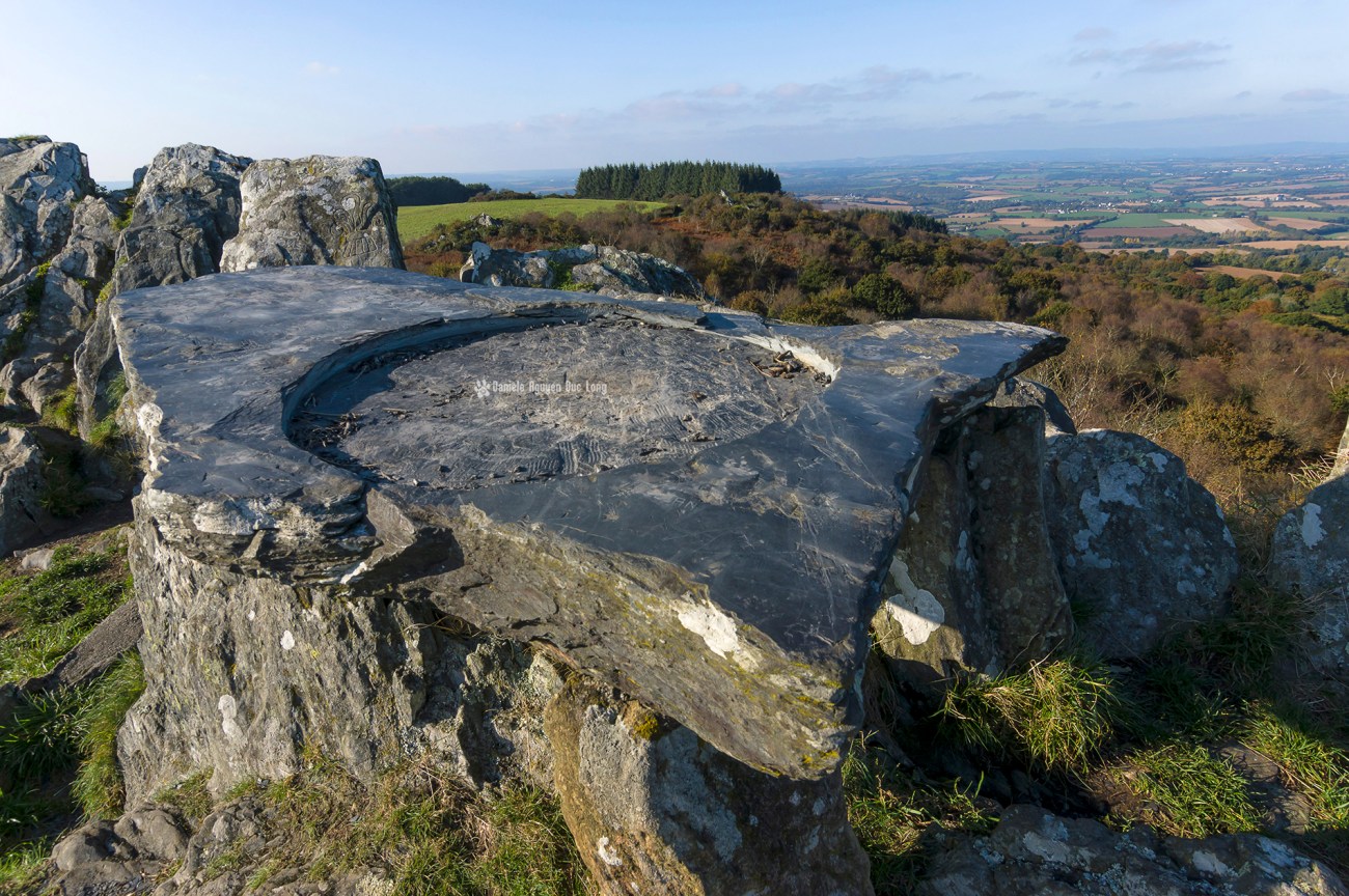 La Roche de Feu - Karreg An Tan, Montagnes Noires, Gouézec, Bretagne, Finistère la-table-de-feu-montagne-noir-01-, La Roche de Feu - Karreg An Tan, Montagnes Noires, Gouézec, Bretagne, Finistère