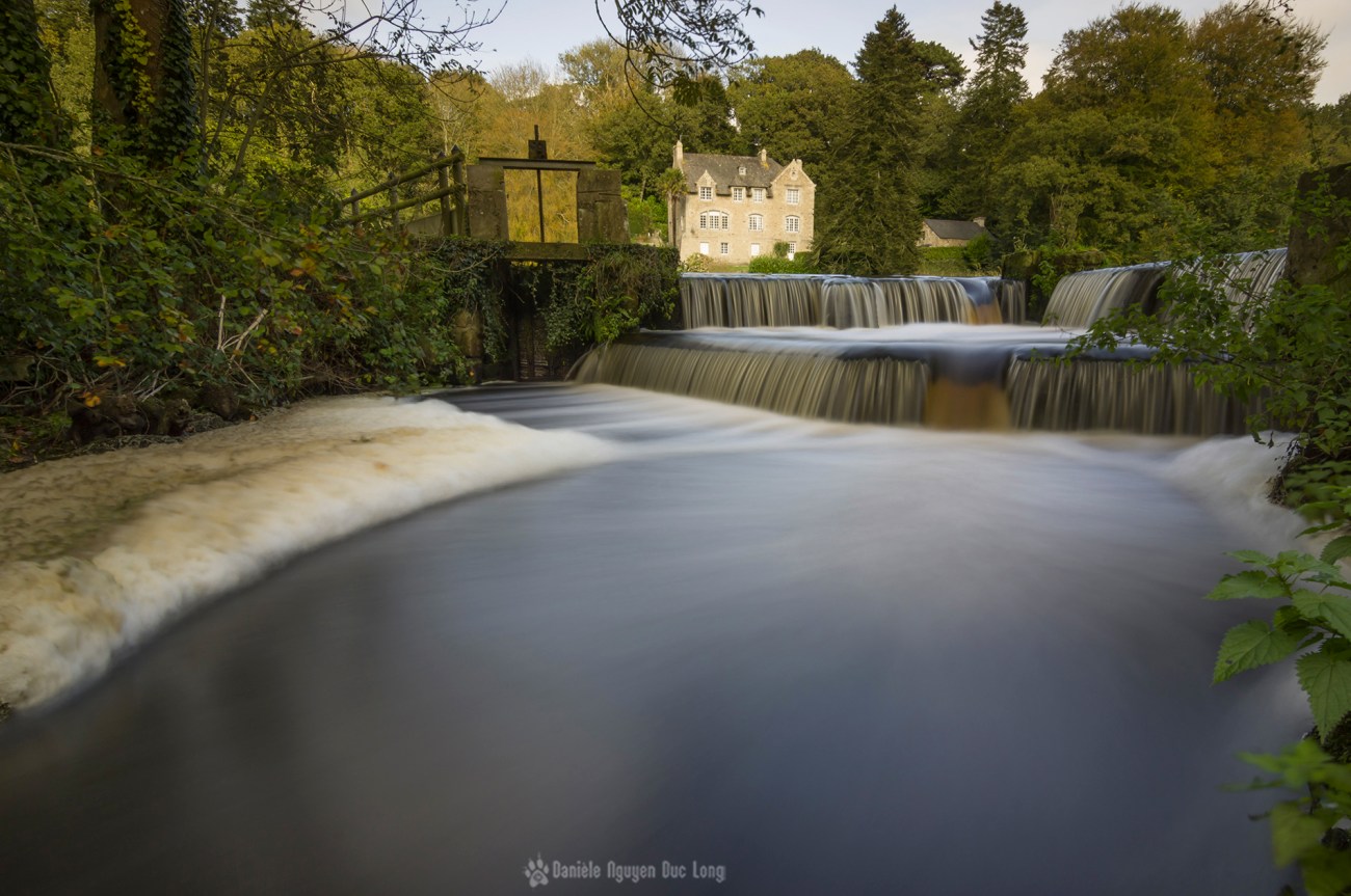 Moulin Neuf à Kernilis, écluse et déversoir, pose lente, Bretagne, Finistère, Aber Wrac'h Moulin Neuf à Kernilis, écluse et déversoir, pose lente, Bretagne, Finistère, Aber Wrac'h