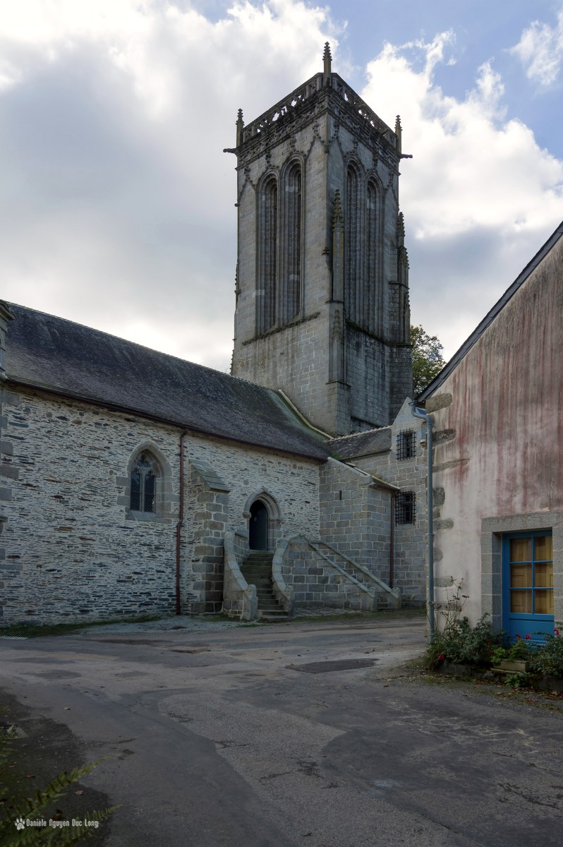 L'escalier menant à la porte nord datée du XIVe
