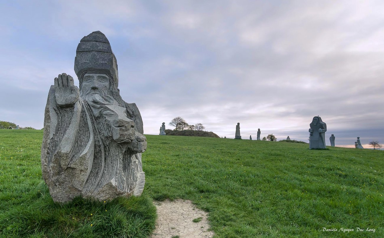 La Vallée des Saints à Quénéquillec CARNOËT - Korneli La Vallée des Saints à Quénéquillec CARNOËT - Korneli