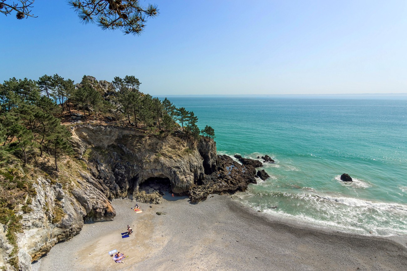 presqu'île de Crozon entre fort Kador et St-Hernot, Bretagne, Finistère, plage de l'île Vierge