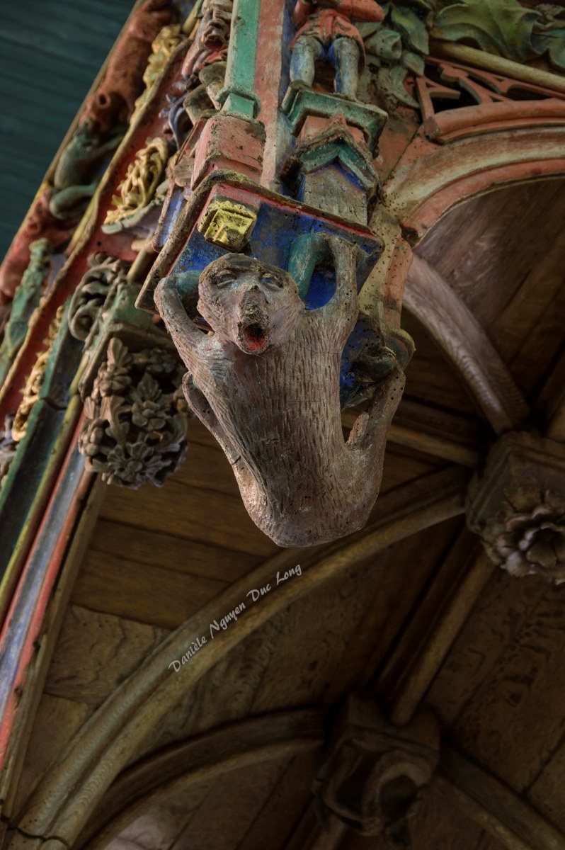 Chapelle Saint-fiacre Le Faouët, Bretagne, détail jubé en bois polychrome côté choeur