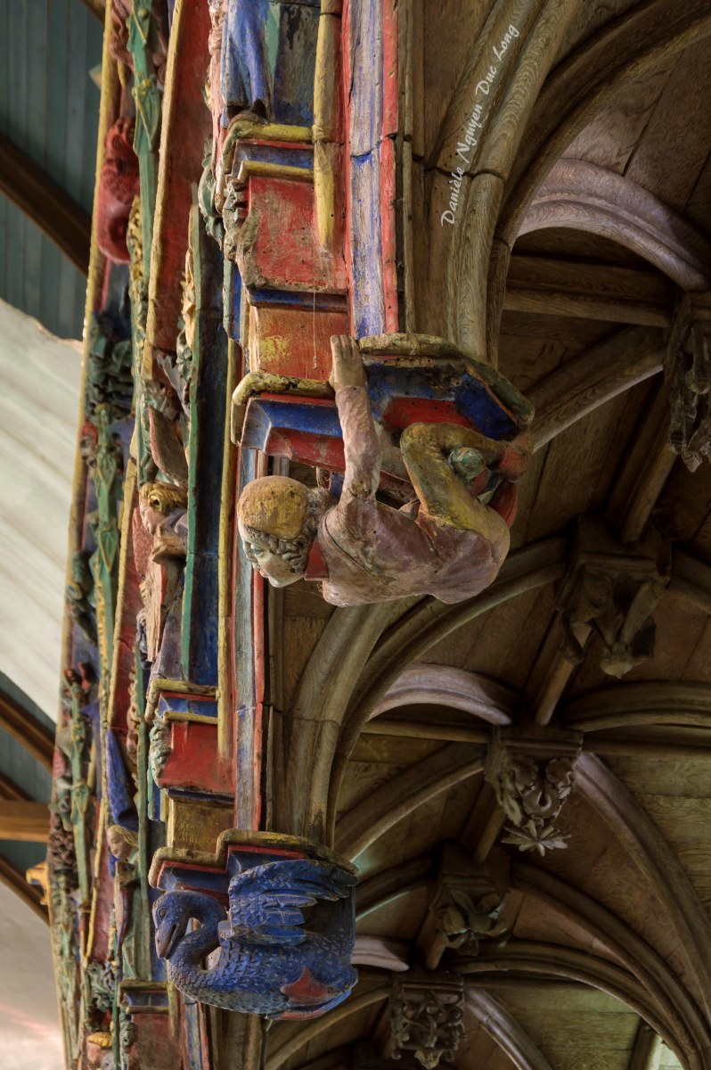 Chapelle Saint-fiacre Le Faouët, Bretagne, détail jubé en bois polychrome côté choeur