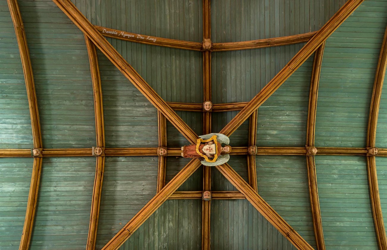 Chapelle Saint-fiacre Le Faouët, Bretagne, voûte plafond et têtes