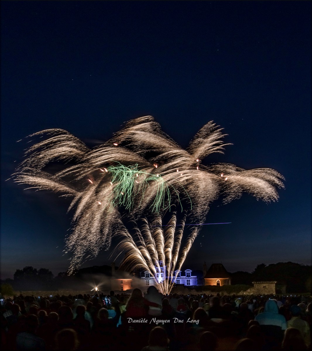 Feu d'artifice baroque au château de Kerjean, 400 ans de marquisat château de Kerjean, Saint-Vougay , Bretagne, Finistère, feu d'artifice,