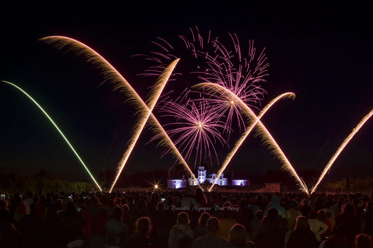 Feu d'artifice baroque au château de Kerjean, 400 ans de marquisat château de Kerjean, Saint-Vougay , Bretagne, Finistère, feu d'artifice, Feu d'artifice baroque au château de Kerjean, 400 ans de marquisat château de Kerjean, Saint-Vougay , Bretagne, Finistère, feu d'artifice,