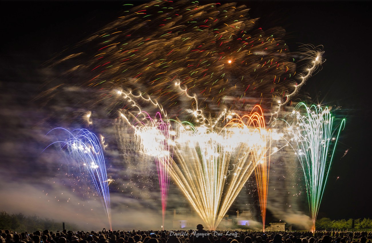 Feu d'artifice baroque au château de Kerjean, 400 ans de marquisat château de Kerjean, Saint-Vougay , Bretagne, Finistère, feu d'artifice,