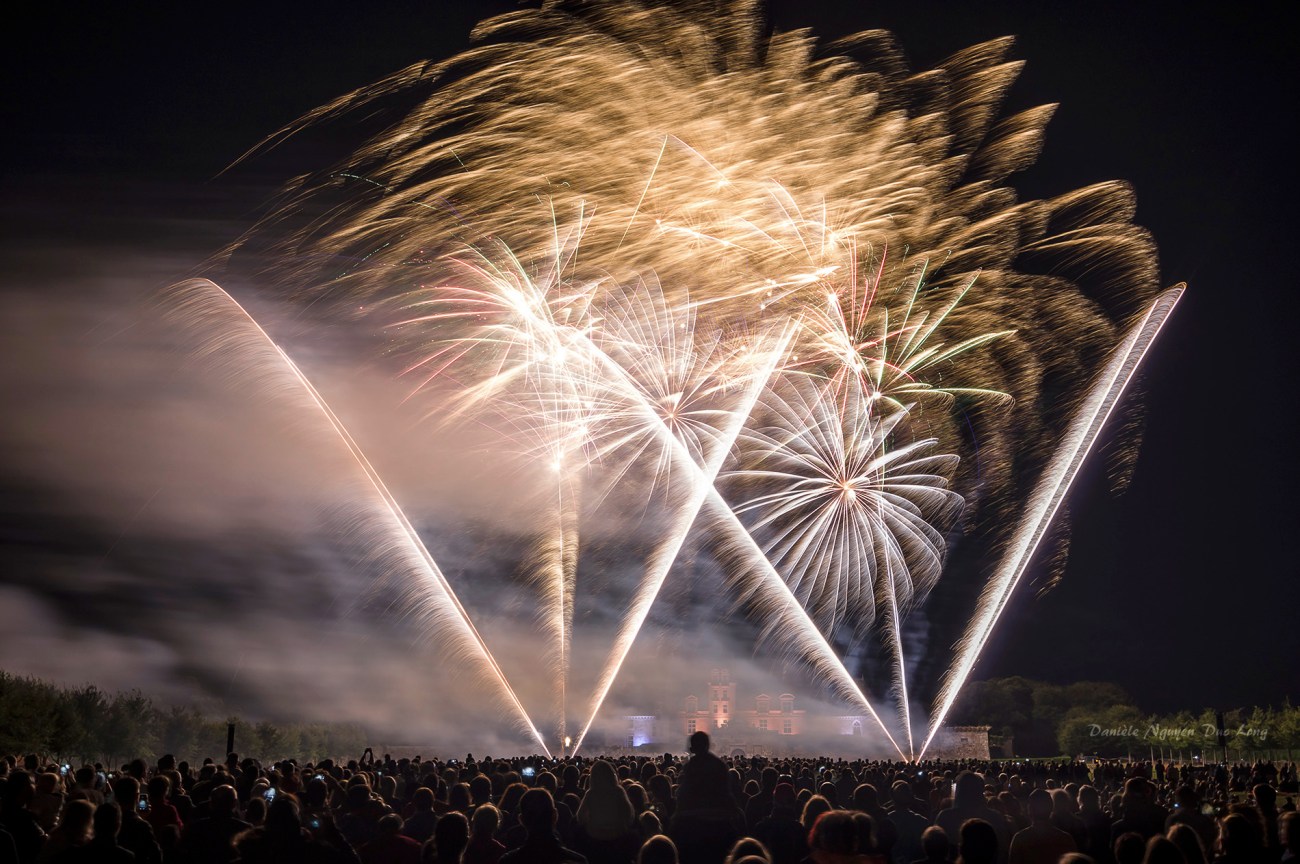 Feu d'artifice baroque au château de Kerjean, 400 ans de marquisat château de Kerjean, Saint-Vougay , Bretagne, Finistère, feu d'artifice, Feu d'artifice baroque au château de Kerjean, 400 ans de marquisat château de Kerjean, Saint-Vougay , Bretagne, Finistère, feu d'artifice,