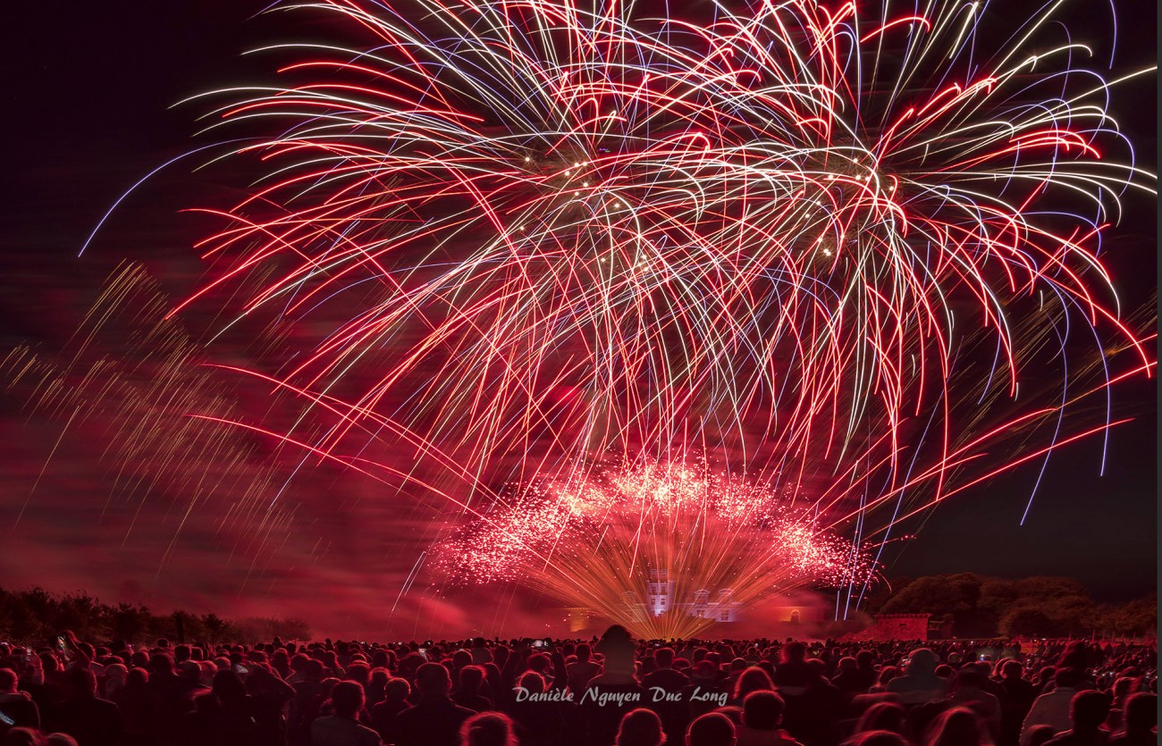 Feu d'artifice baroque au château de Kerjean, 400 ans de marquisat château de Kerjean, Saint-Vougay , Bretagne, Finistère, feu d'artifice, Feu d'artifice baroque au château de Kerjean, 400 ans de marquisat château de Kerjean, Saint-Vougay , Bretagne, Finistère, feu d'artifice,