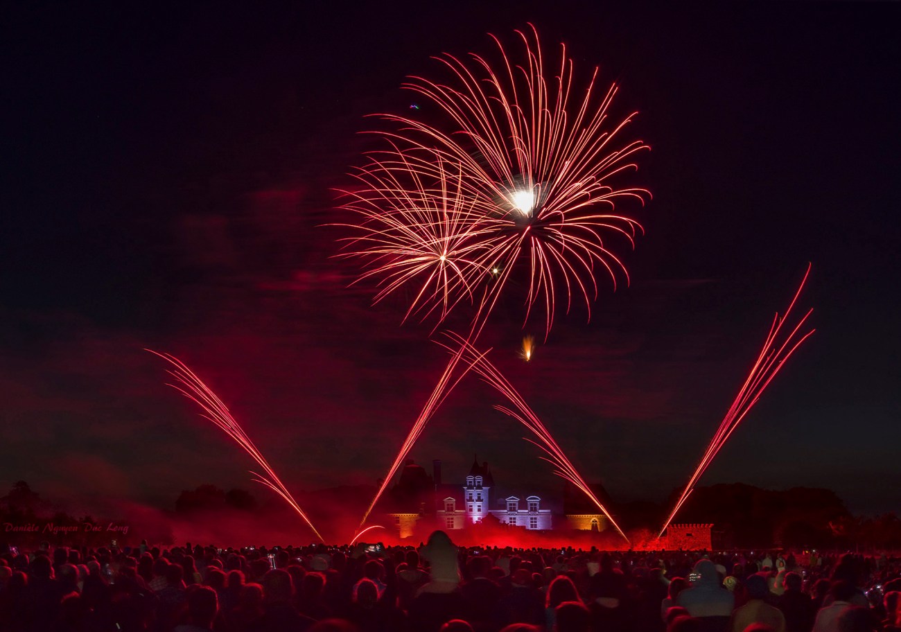 Feu d'artifice baroque au château de Kerjean, 400 ans de marquisat château de Kerjean, Saint-Vougay , Bretagne, Finistère, feu d'artifice, Feu d'artifice baroque au château de Kerjean, 400 ans de marquisat château de Kerjean, Saint-Vougay , Bretagne, Finistère, feu d'artifice,