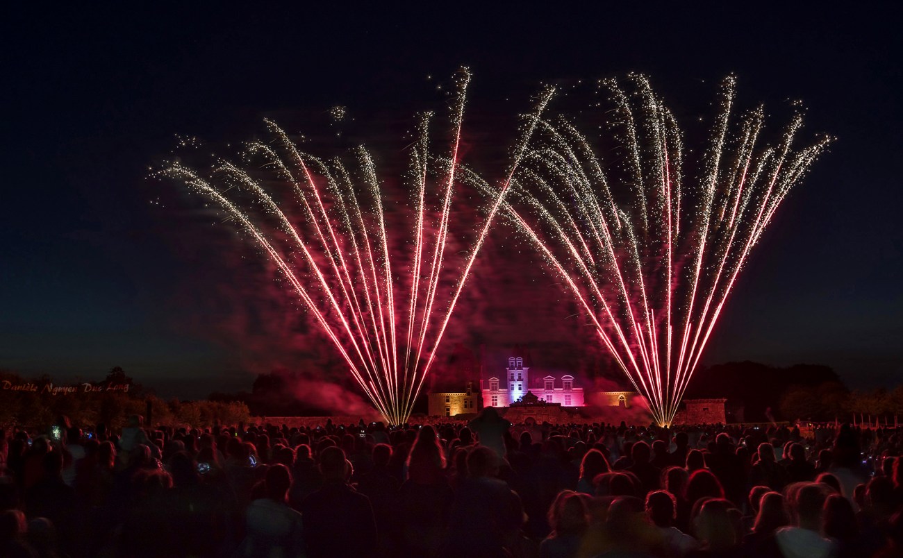 Feu d'artifice baroque au château de Kerjean, 400 ans de marquisat château de Kerjean, Saint-Vougay , Bretagne, Finistère, feu d'artifice, Feu d'artifice baroque au château de Kerjean, 400 ans de marquisat château de Kerjean, Saint-Vougay , Bretagne, Finistère, feu d'artifice,
