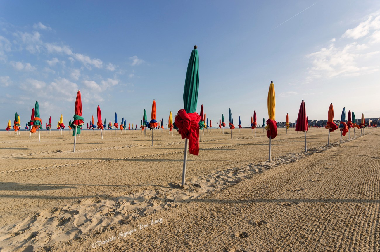 parasols de la plage de Deauville, Deauville, Calvados, Normandie 