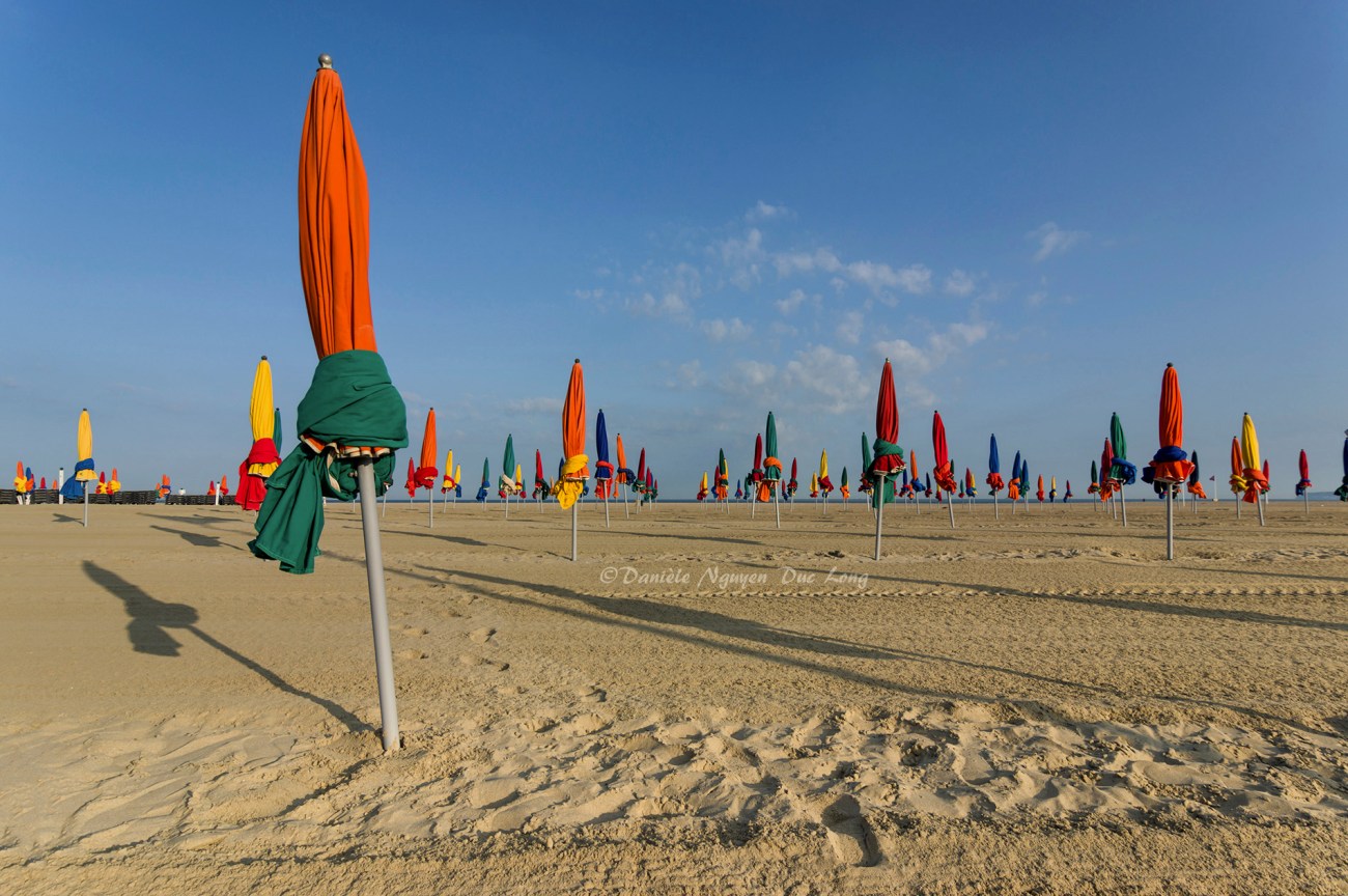parasols de la plage de Deauville, Deauville, Calvados, Normandie 